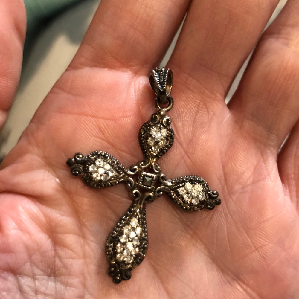 Cross pendant - Picture 4 of 5